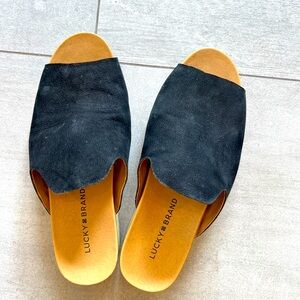 Lucky brand black suede slide sandals - comfy & cute too! Size 8.5 Fun & easy!